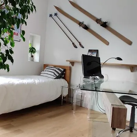 Hotegam Agency, 70 Rue Thiers Championnet, Close Sncf, New & Design, 2 Bedrooms, 1 Office Apartment