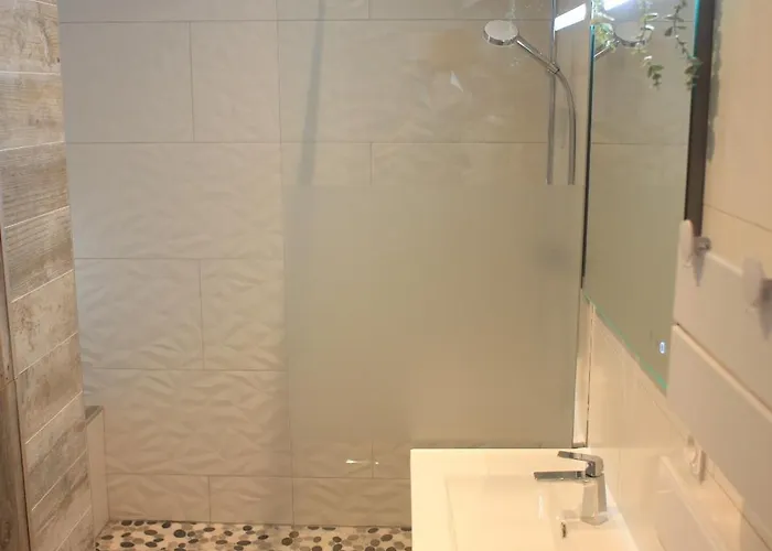 Hotegam Agency, 70 Rue Thiers Championnet, Close Sncf, New & Design, 2 Bedrooms, 1 Office Διαμέρισμα *